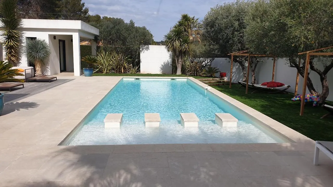 Var Zenitude Lorgues Bed & Breakfast